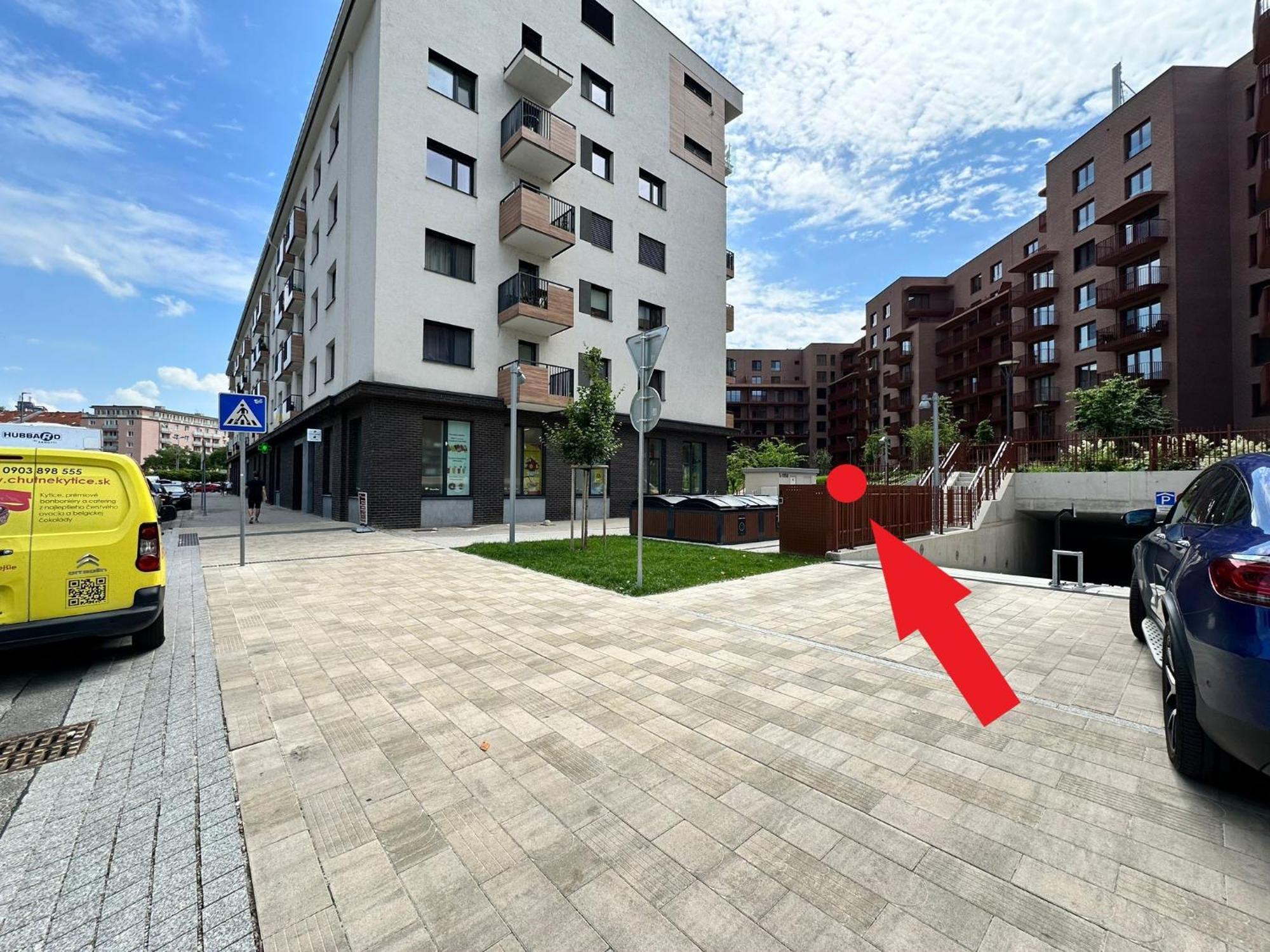 Zwirn1, Uplne Nove, Parkovanie, Klimatizacia, 布拉迪斯拉发 外观 照片
